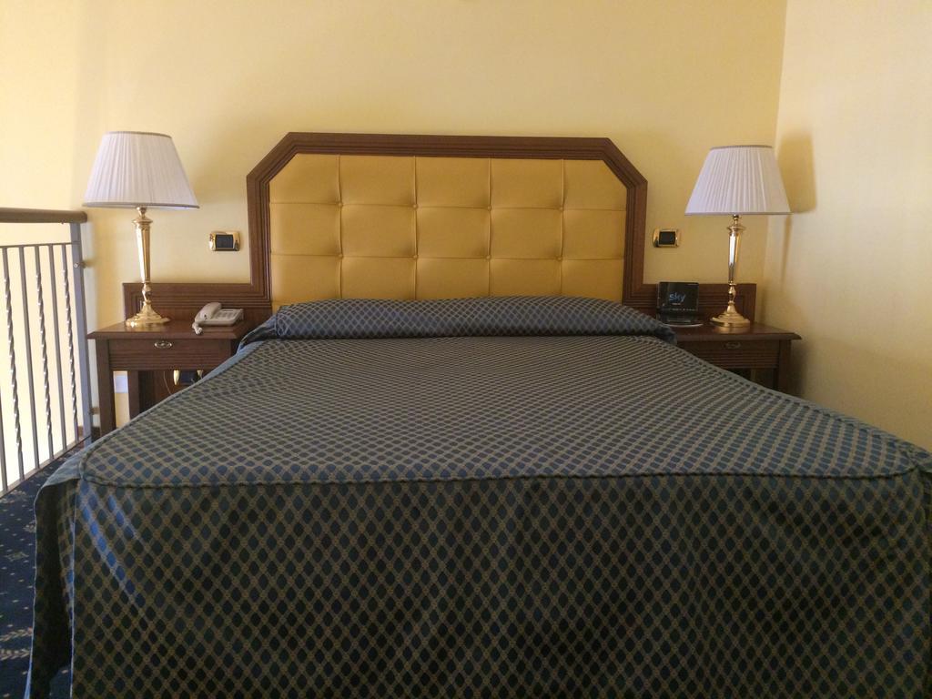 Hotel San Giorgio Civitavecchia Exteriör bild